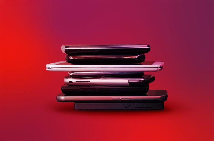 Smartphones Current mobile threats for Android and iOS the crosshairs: current threats for Android and iOS devices
