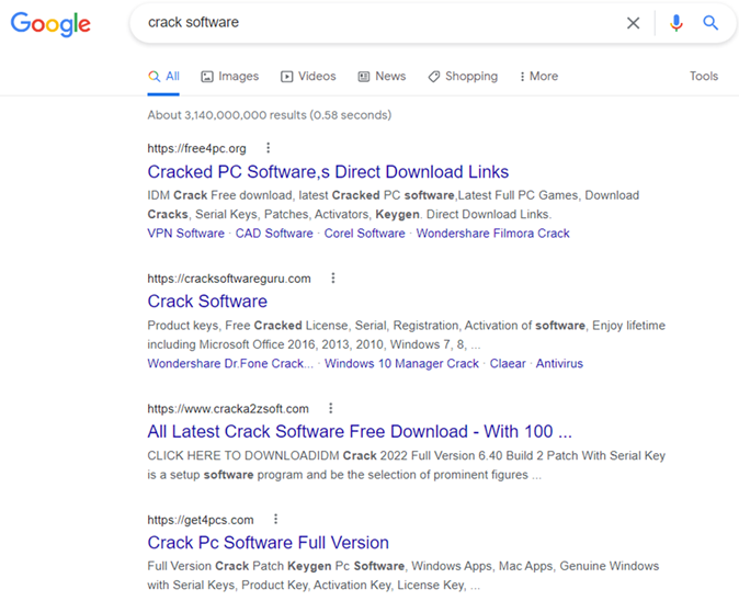 Os principais resultados do Google para um "crack de software" que contêm websites maliciosos e fornecem o NullMixer